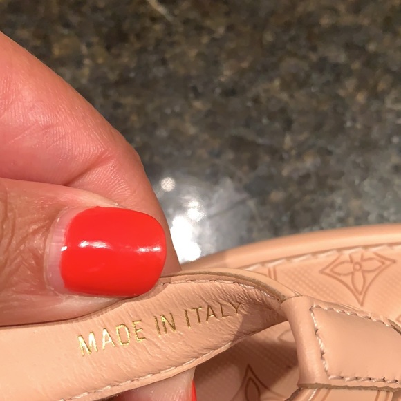 COPY - Louis Vuitton Rubber Floral Bow Logo Thong Flats - Picture 6 of 8